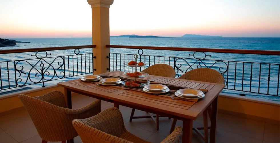 Picture Suites Corfu, Agios Stefanos Avliotes, Grčka — Master Suite with Sea View