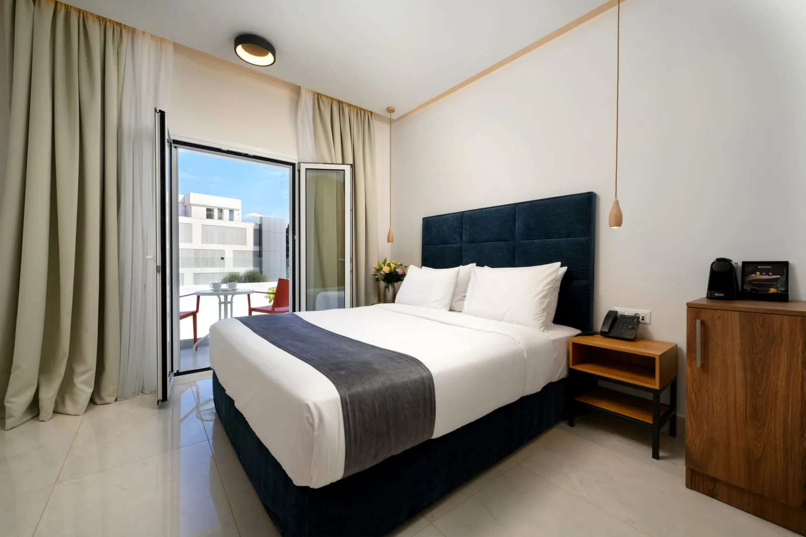 Ray Hotel, Perama, Grčka — Basic Double Room Land View