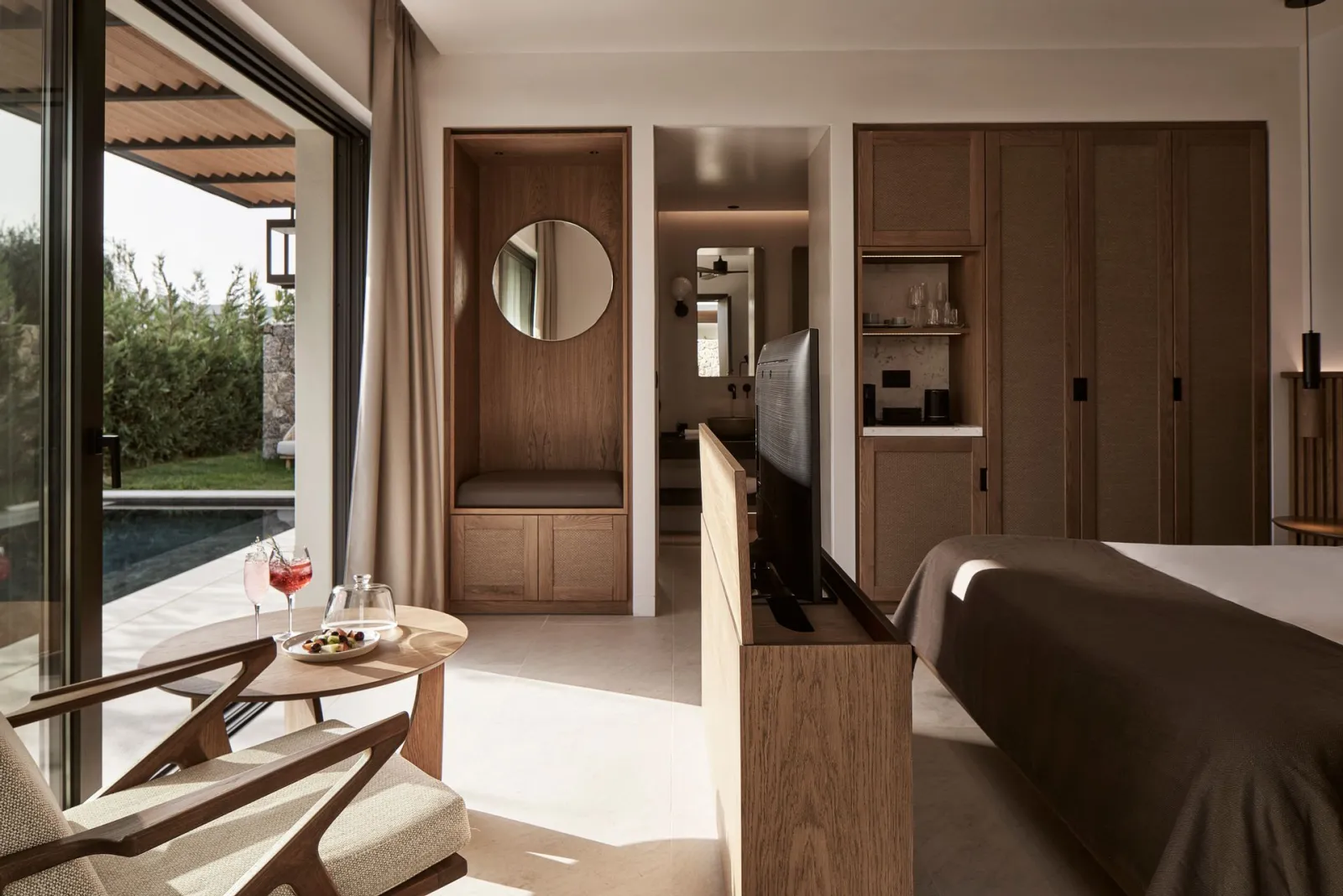 The Olivar Suites, Mesongi, Grčka — Majestic Suite with Private Pool
