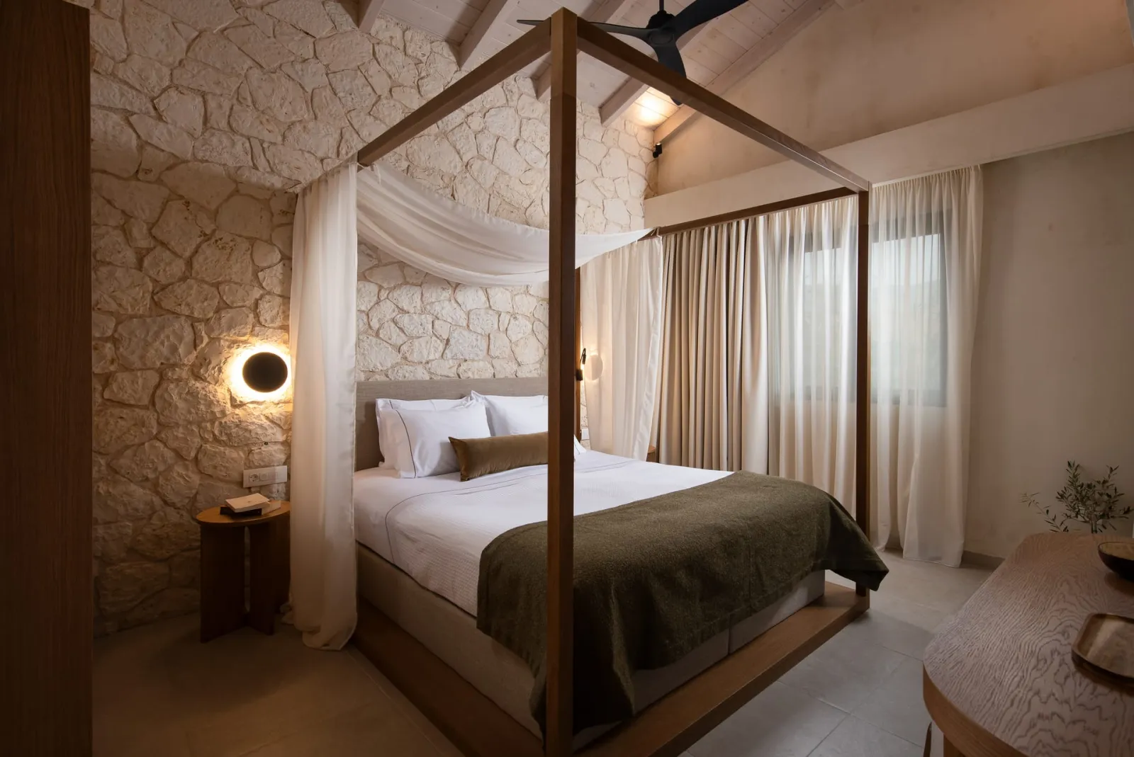The Yard Corfu, Moraitika, Grčka — Junior Suite with Private Spa Bath