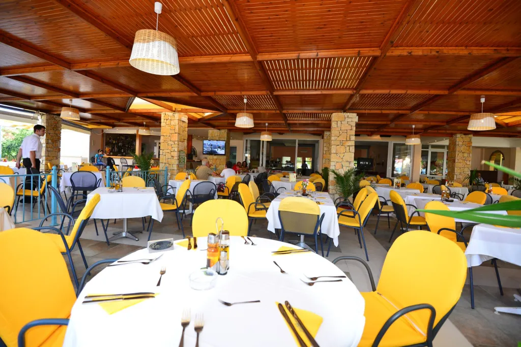 Three Stars Beach Hotel, Moraitika, Grčka — fotografija 12