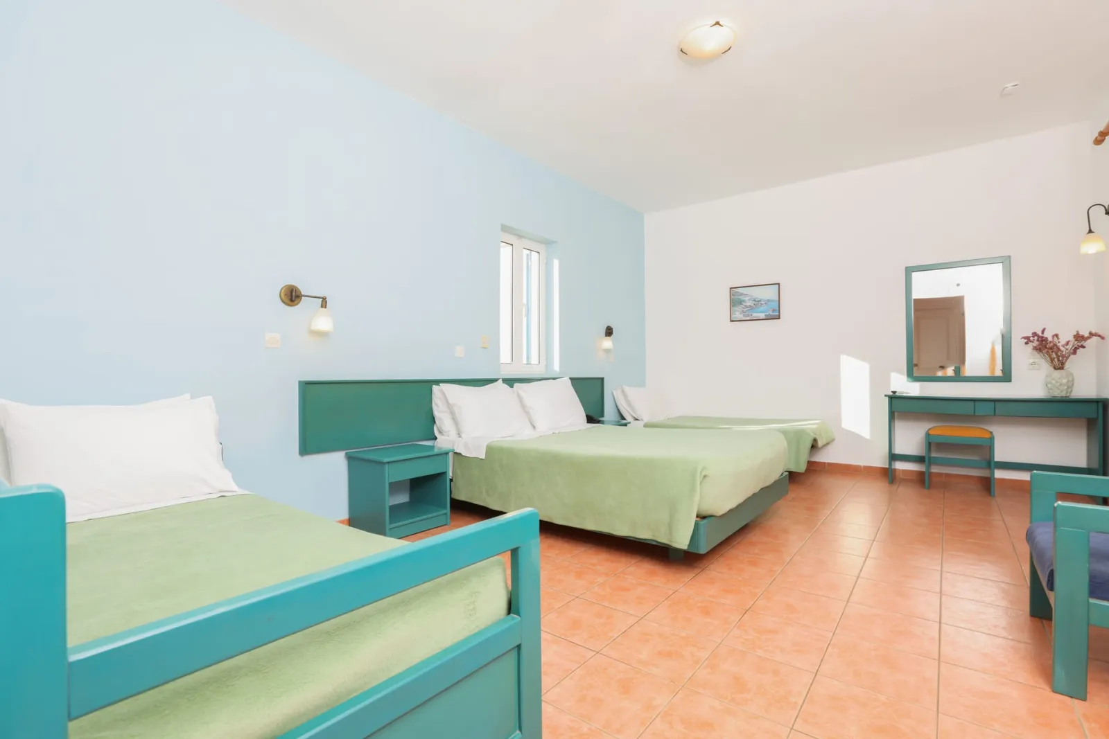Three Stars Beach Hotel, Moraitika, Grčka — Room for 4