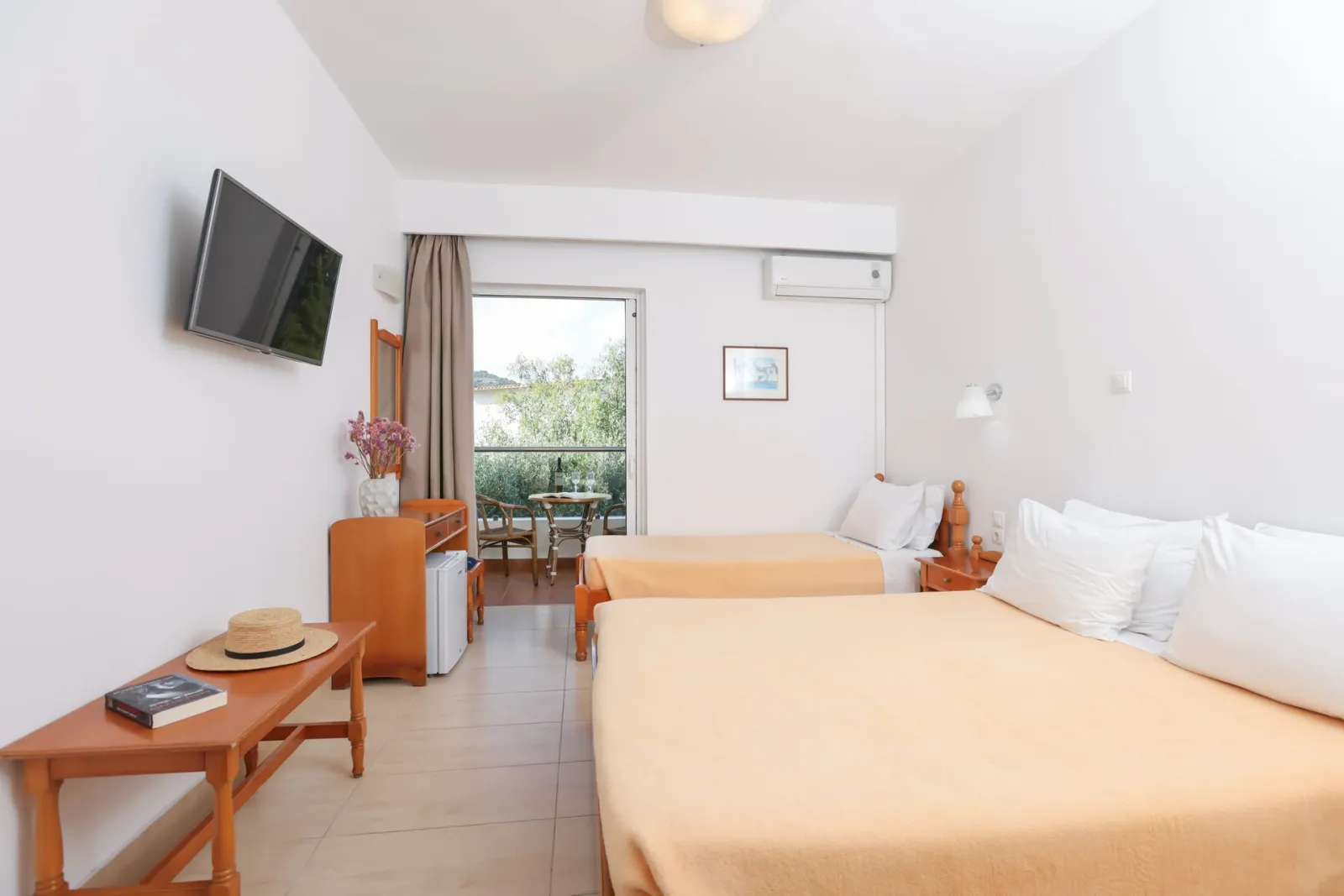Three Stars Beach Hotel, Moraitika, Grčka — Triple Room