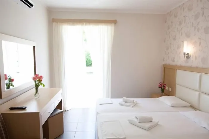 Kanali Hotel - Waterpark, Kanali, Grčka — Family Room