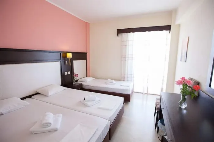 Kanali Hotel - Waterpark, Kanali, Grčka — Triple Room