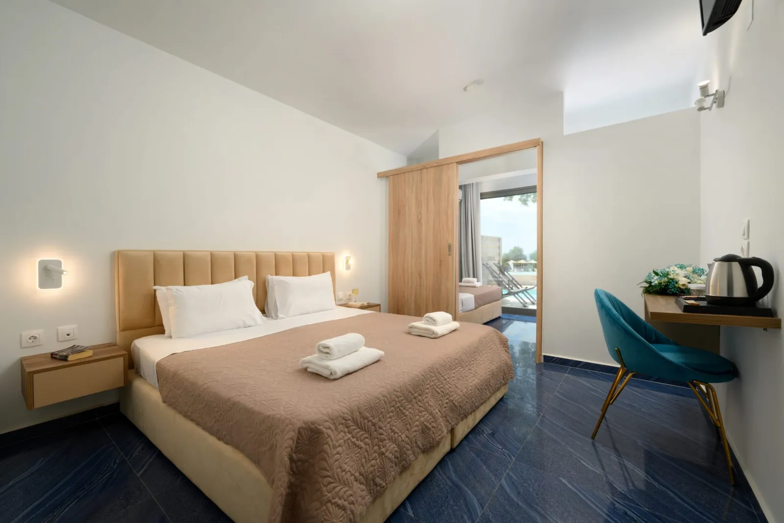 Ninos Grand Beach Hotel & Resort Preveza, Kastrosikija, Grčka — Deluxe Family River Flow Pool