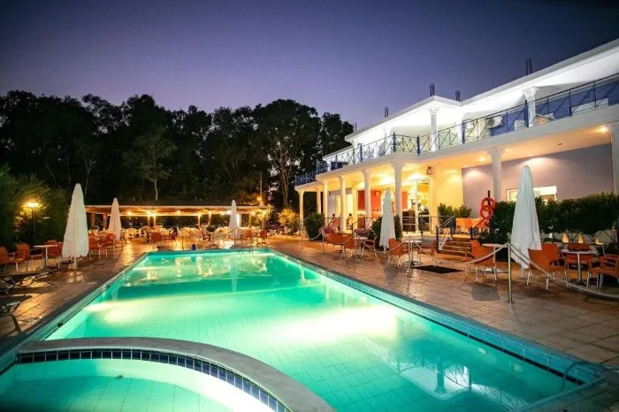 Sunrise Beach Hotel, Amudija, Grčka — plaža