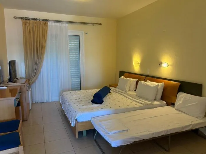 Sunrise Beach Hotel, Amudija, Grčka — Double Room with extra bed