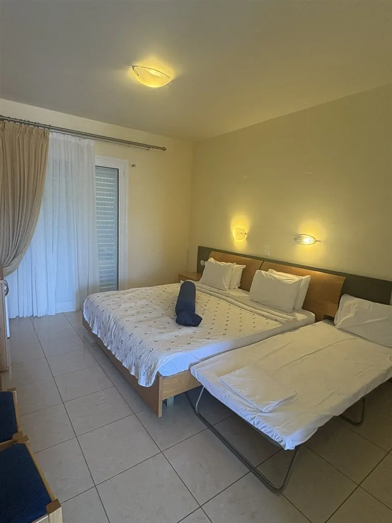Sunrise Beach Hotel, Amudija, Grčka — Standard double room extra bed