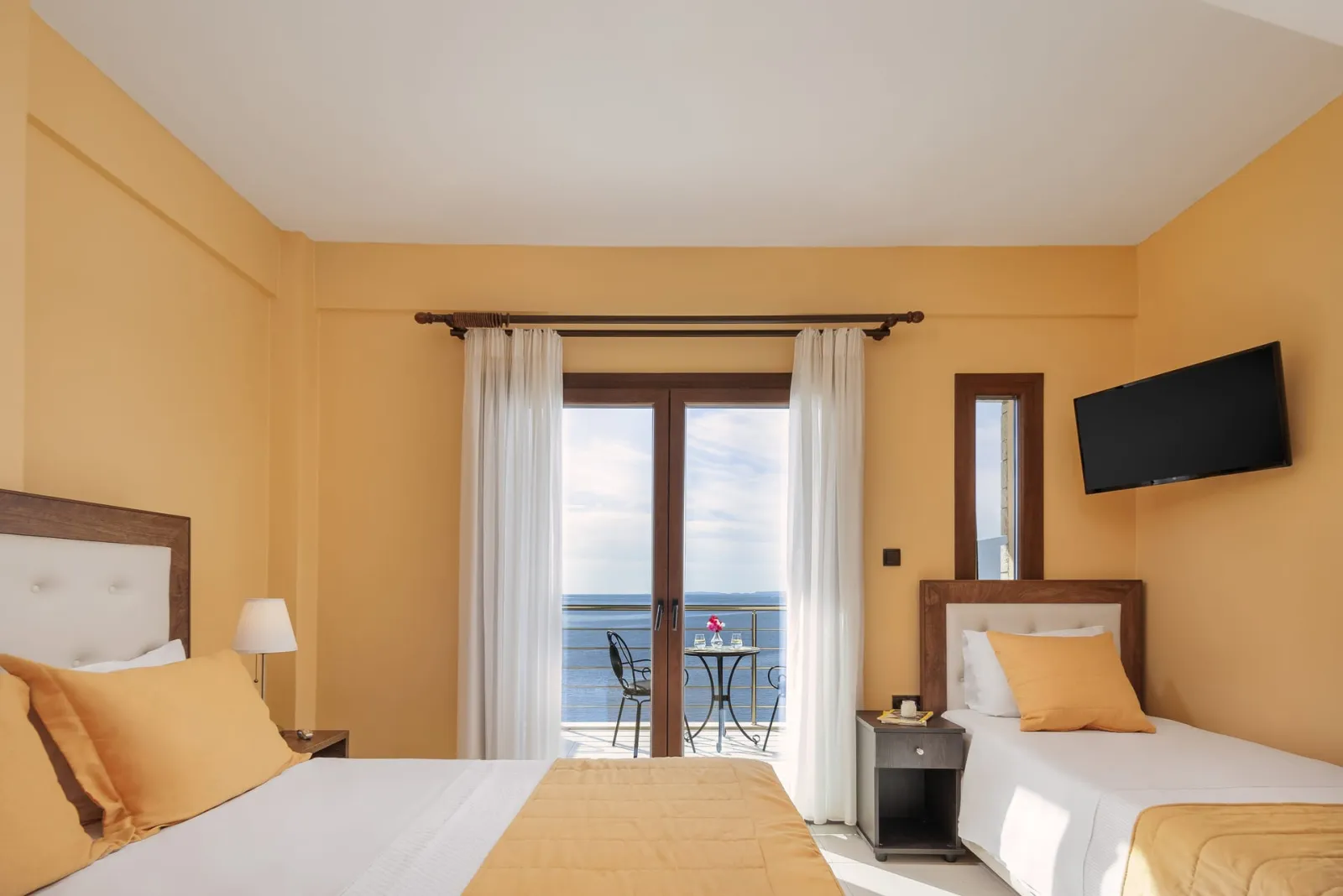 Costa Smeralda, Sivota, Grčka — Deluxe Room with Balcony and Sea View
