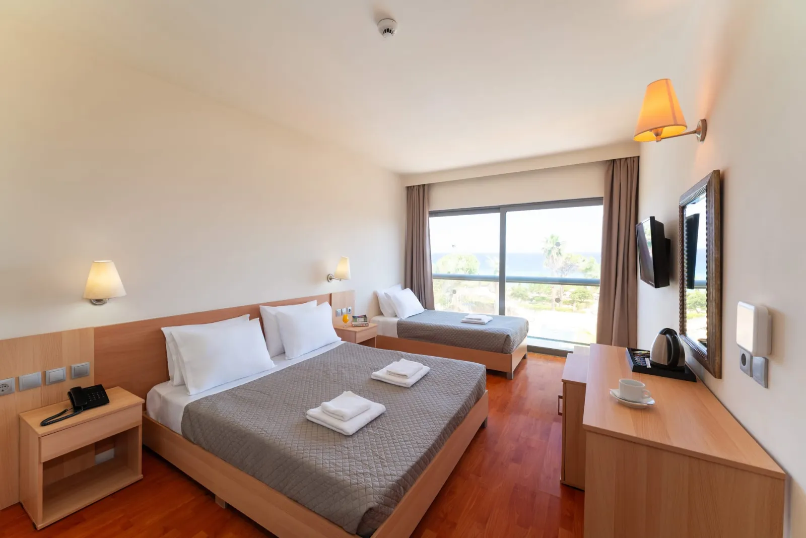 All Senses Ocean Blue Seaside Resort By Anayia All-Inclusive Resorts, Rodos, Grčka — Comfort Double with Pool-Sea View [No Balcony]