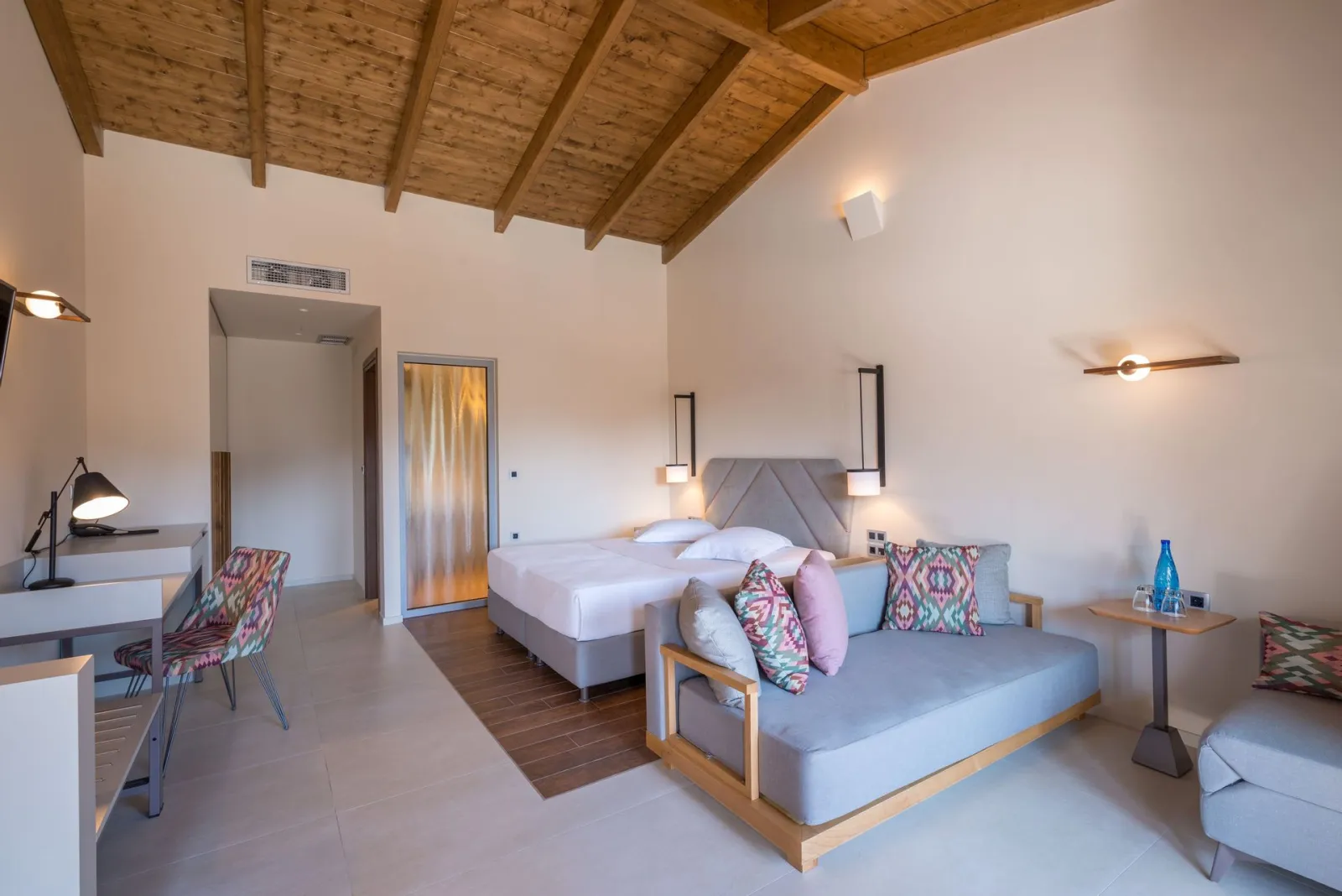 Sivota Diamond Spa Resort, Sivota, Grčka — Deluxe Junior Suite Mountain & Garden View