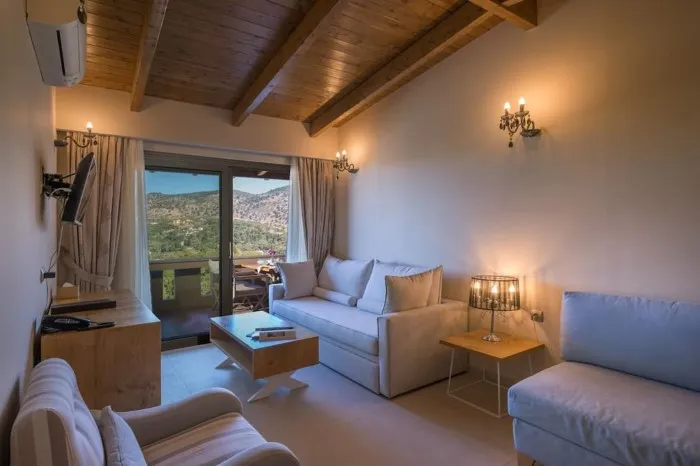 Sivota Diamond Spa Resort, Sivota, Grčka — Suite Executive Suite Partial Sea View
