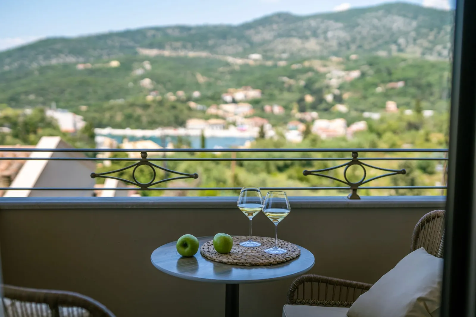 Sivota Diamond Spa Resort, Sivota, Grčka — Superior Double Room Partial Sea View