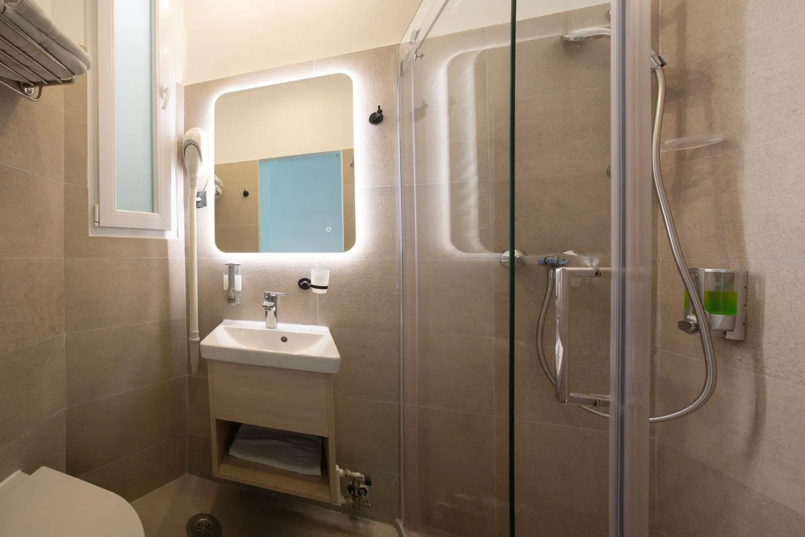 Hotel Sissy Kamena Vourla, Grčka — Sea View family premium room with bunkbeds