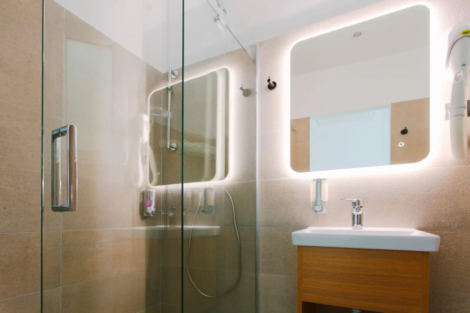 Hotel Sissy Kamena Vourla, Grčka — Sea view twin premium room