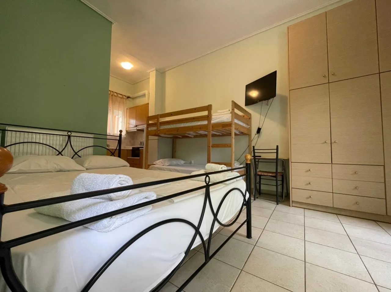 Tsertos Apartments, Grčka — Quadruple with Mountain or Garden View