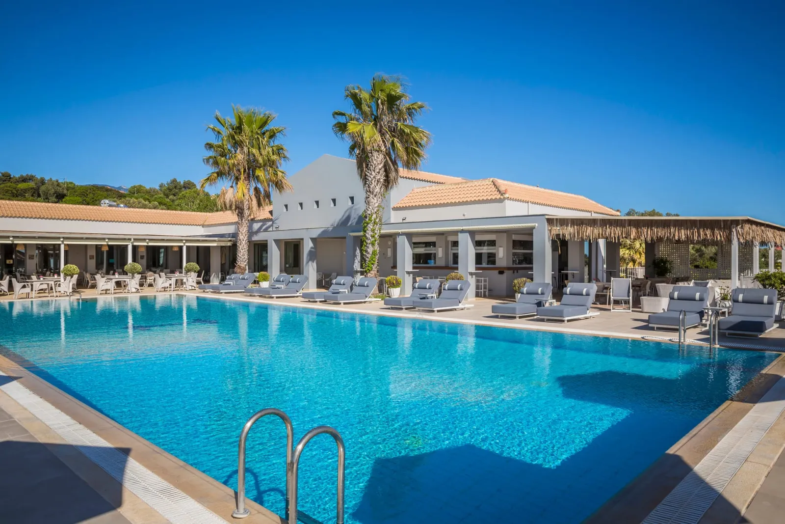 Astra Village Hotel & Suites, Svoronata