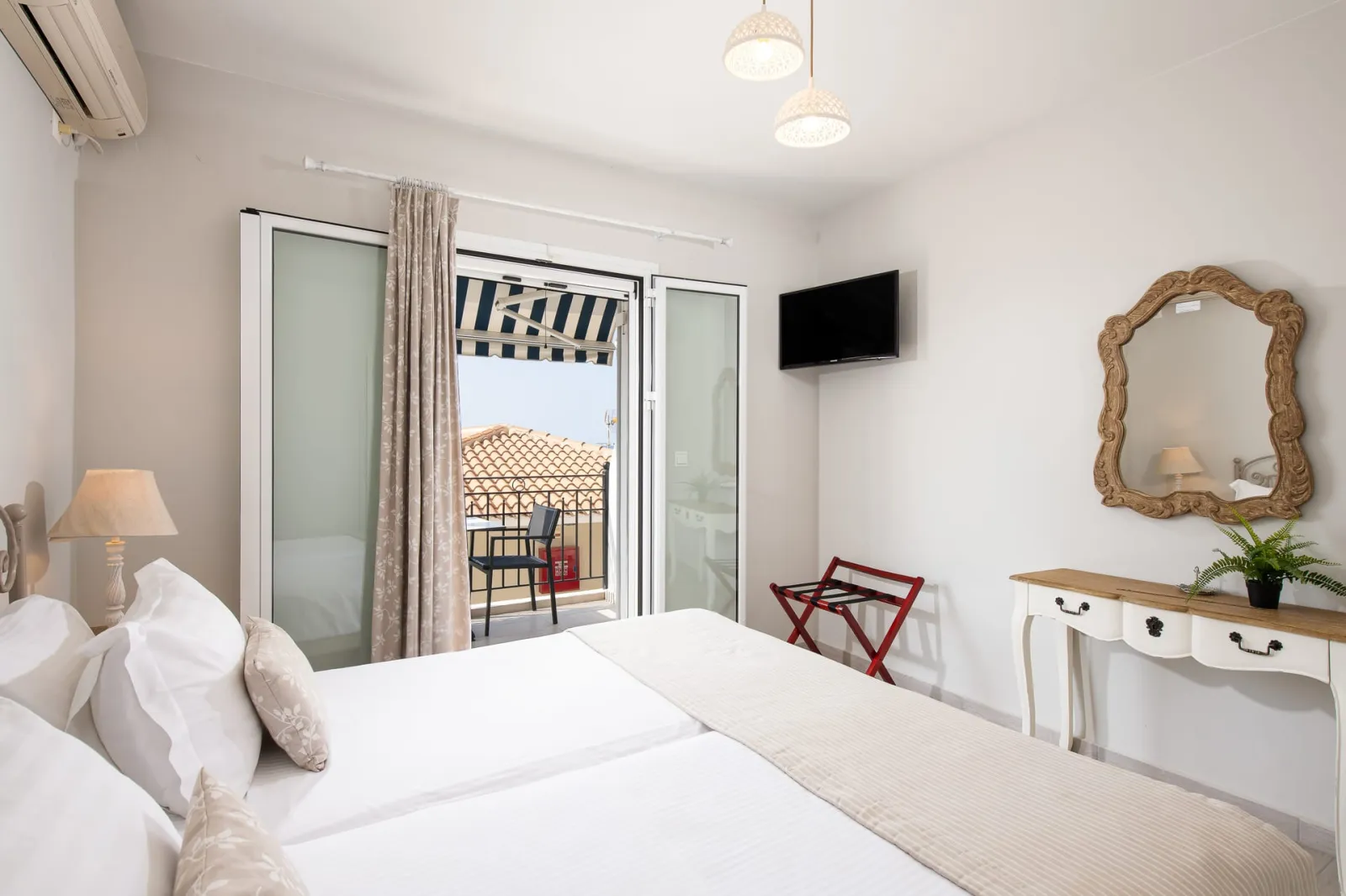 Barefoot Contessa Lourdas, Lurdata, Grčka — Superior Apartment | Partial Sea View [40 m²]