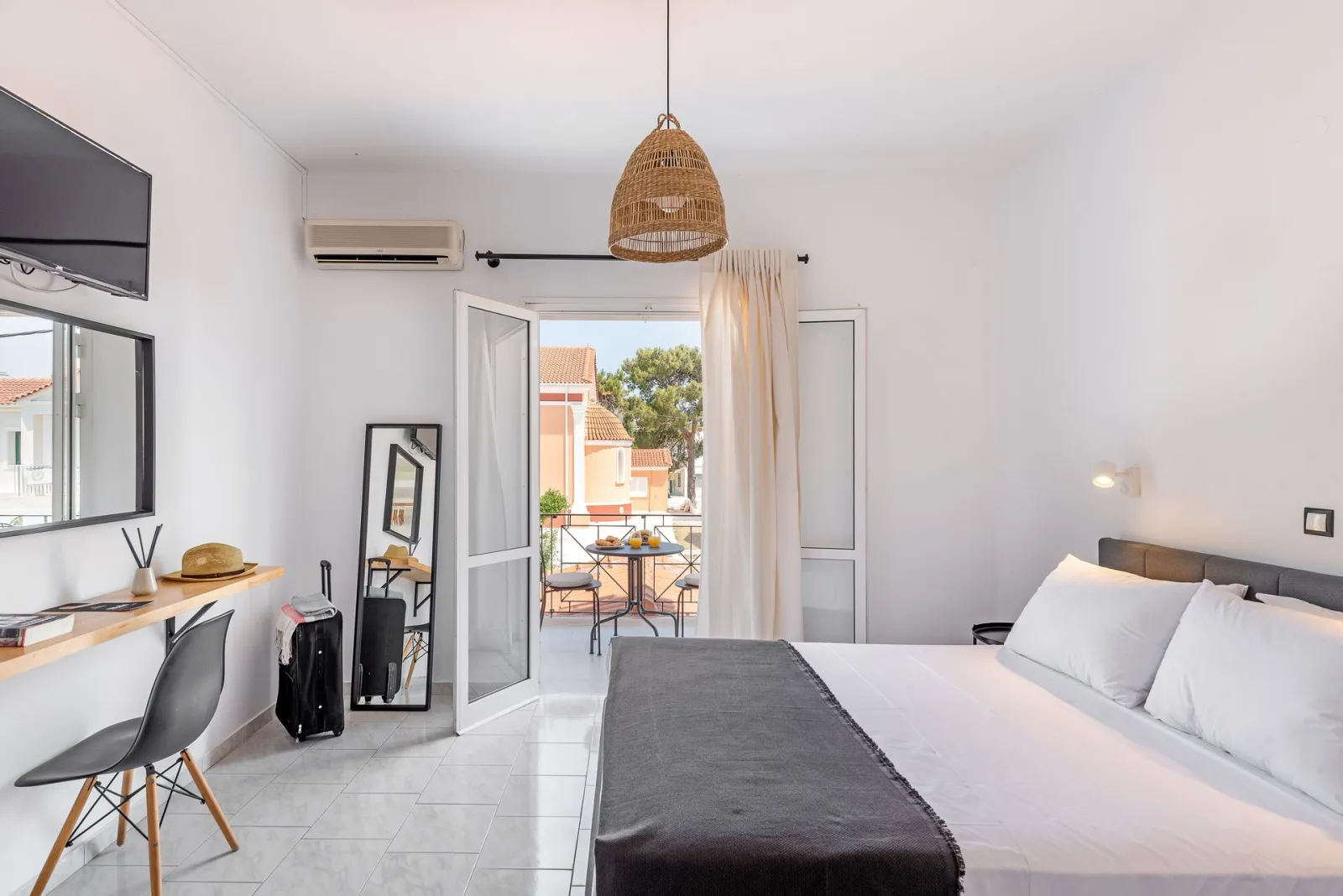 Costa Azzurra Hotel, Skala, Grčka — Double Room with City View 20m²