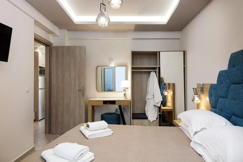 Akrogiali Aparments, Bali, Grčka — Superior Suite with Jacuzzi & Mountain View 2-4 Pax