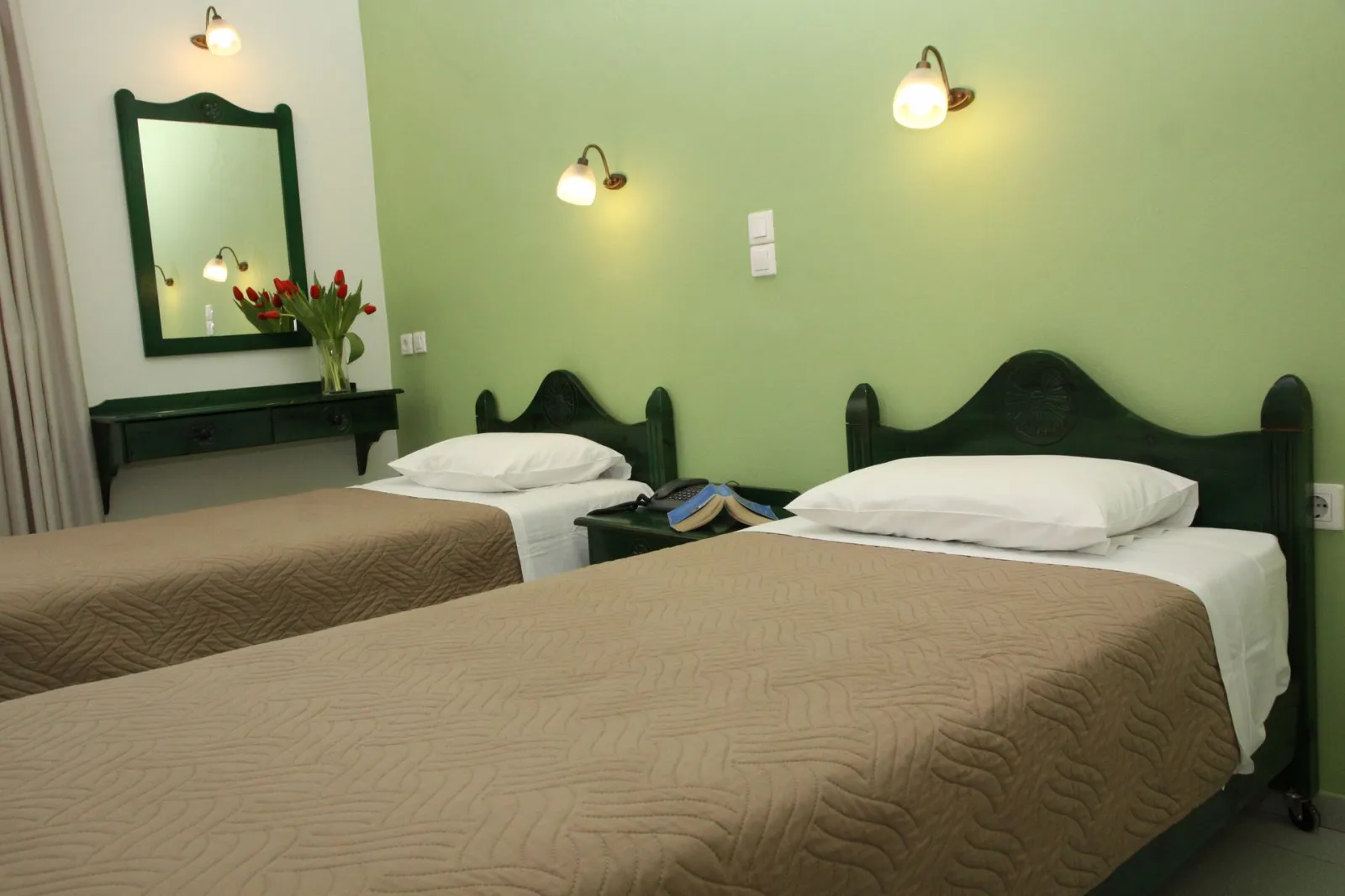 Apollon Hotel Apartments Rethymno, Rethymno, Grčka — One Bedroom Apartment with Mountain or Pool View