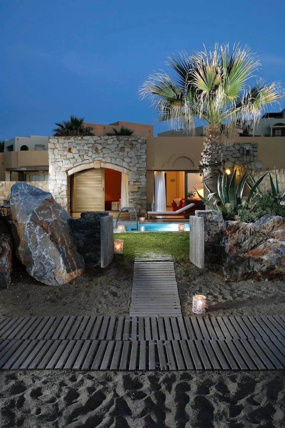 Aquila Rithymna Beach, Rethymno, Grčka — Mythica Two Bedroom Beachfront Villa with Private Pool