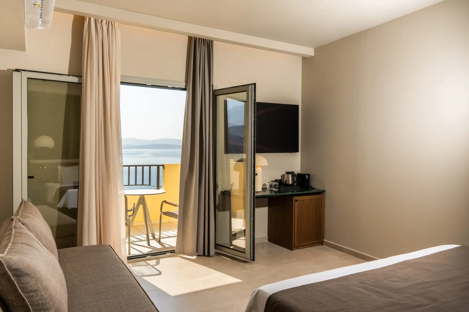 Astoria Hotel Crete, Grčka — Deluxe Suite with Panoramic Sea View