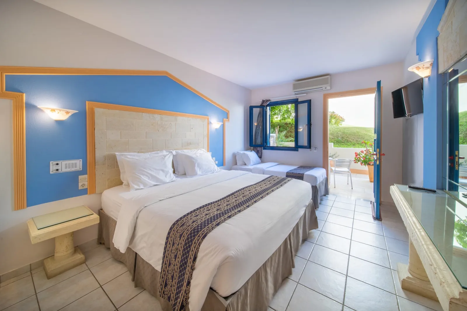 Astoria Hotel Crete, Grčka — Standard Triple Room