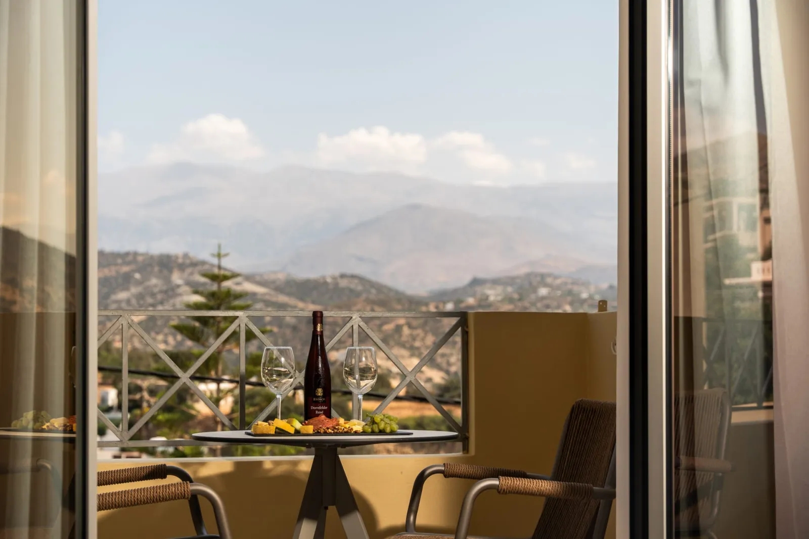 Astoria Hotel Crete, Grčka — Superior Suite | Mountain View & Indoor Hot Tub