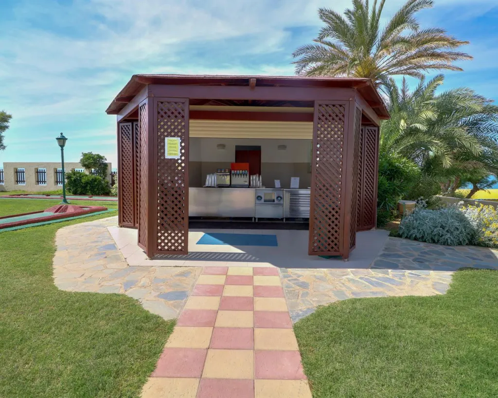 Creta Star Hotel Adults Only, Grčka — vrt