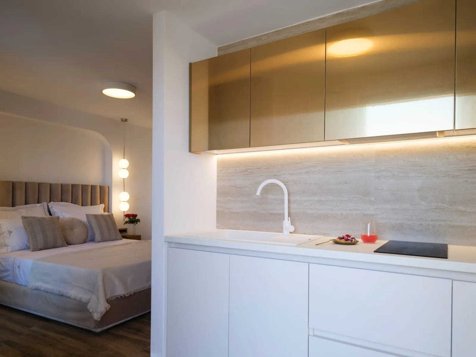 Golden Luxury Suites, Bali, Grčka — Junior Suite with Sea View