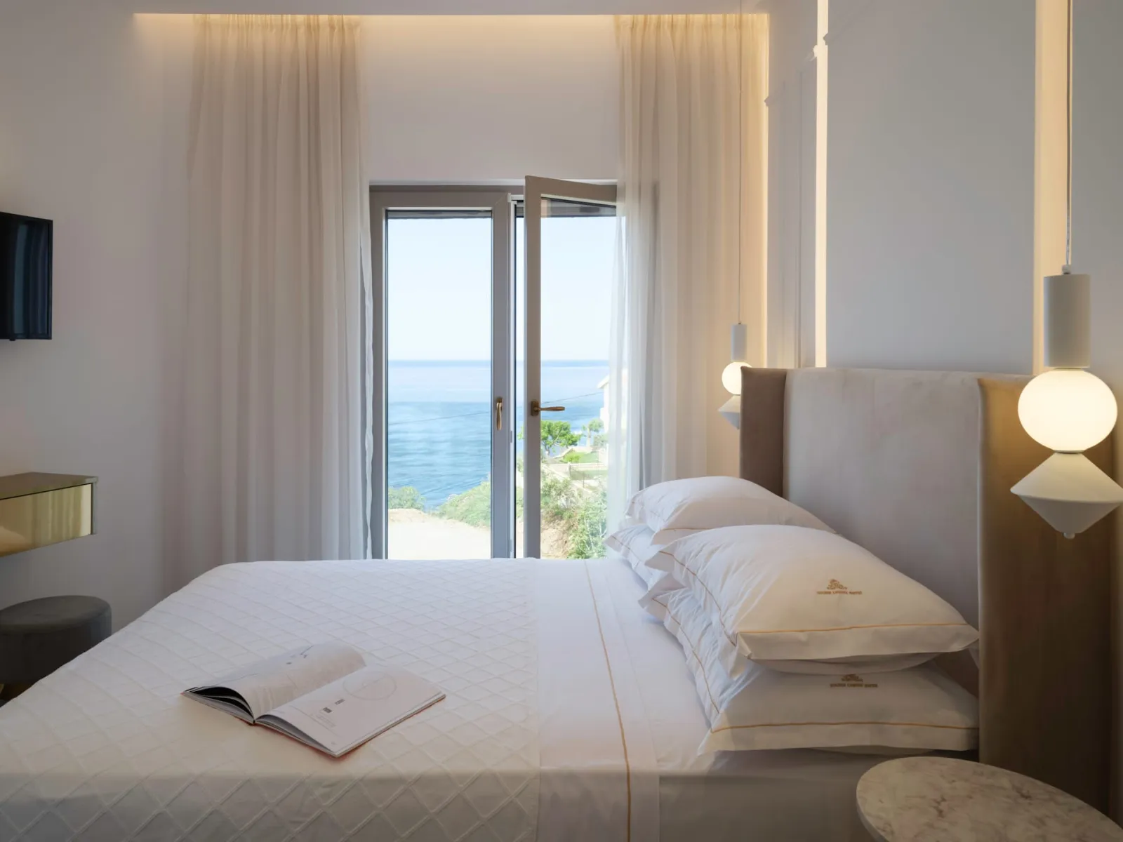 Golden Luxury Suites, Bali, Grčka — One Bedroom Suite with Sea View