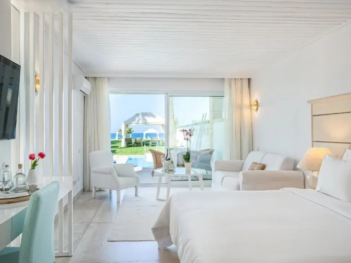 Grecotel Creta Palace Luxury Resort, Rethymno, Grčka — Family Bungalow Suite Private Pool Sea Front