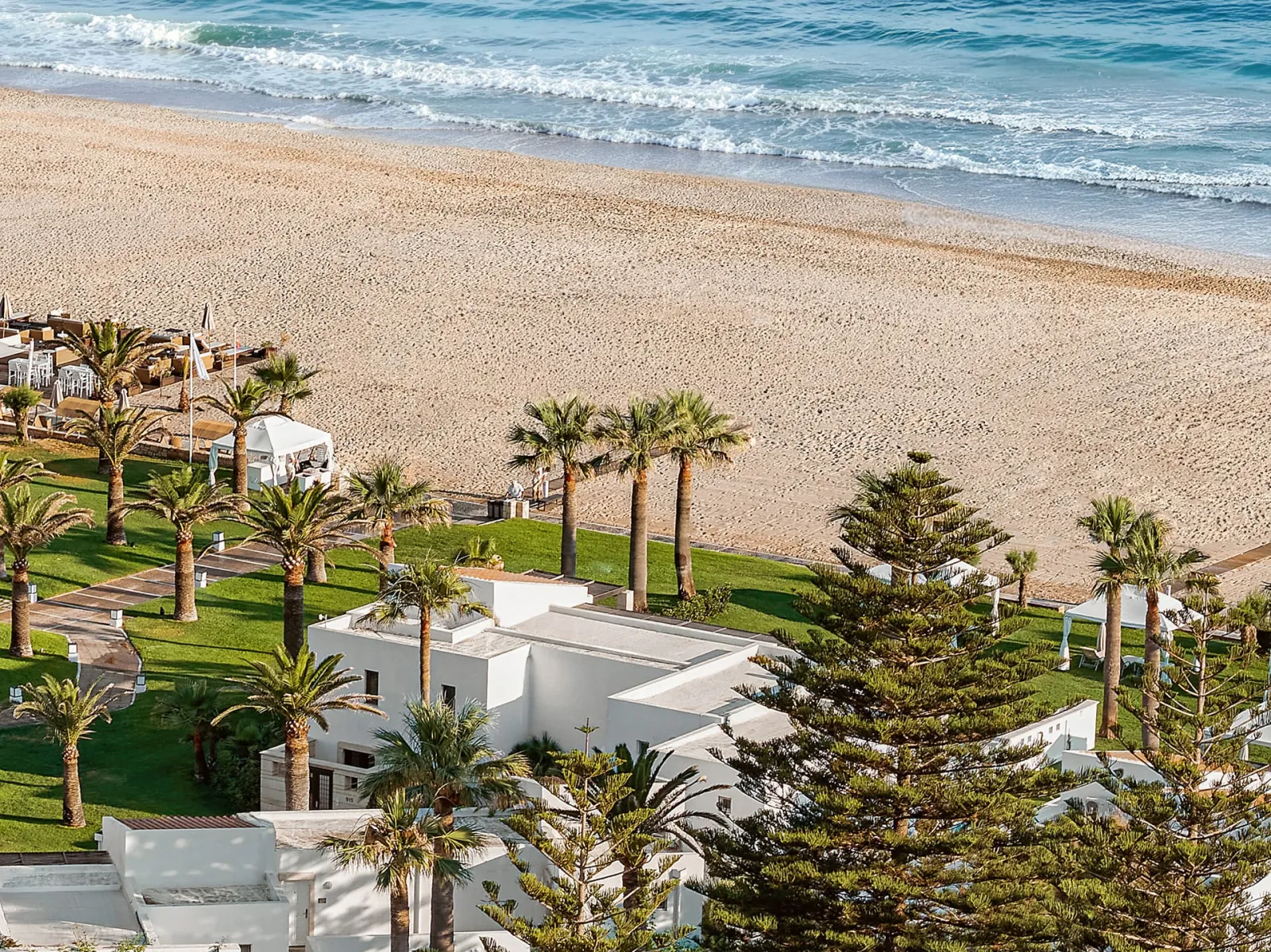 Grecotel Creta Palace Luxury Resort, Rethymno, Grčka — Family Bungalow Suite Sea Front Private Pool