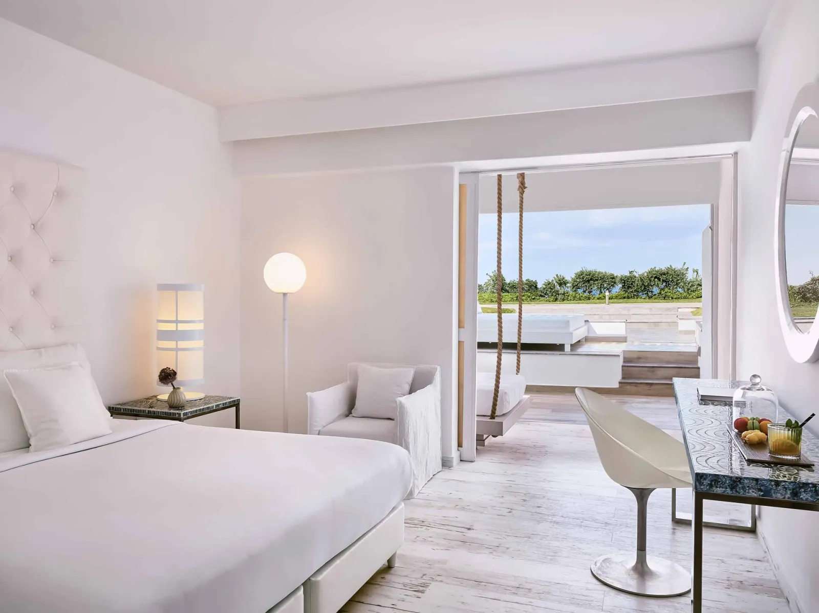 Grecotel Luxme White, Rethymno, Grčka — Prestige Guestroom Sea View with Garden