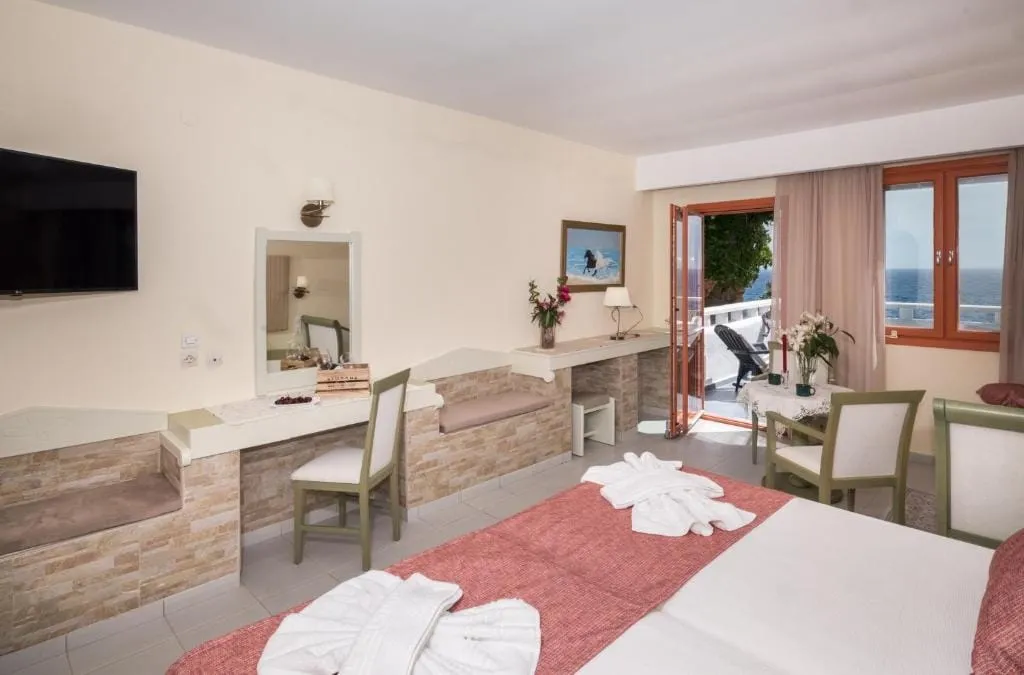 Kalypso Cretan Village Resort & Spa, Plakias, Grčka — Classic Bungalow with Sea View