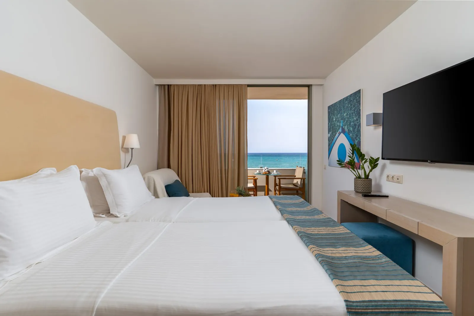 Kriti Beach Hotel, Rethymno, Grčka — Superior Junior Suite Sea View