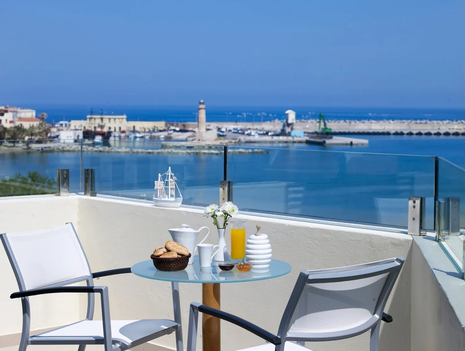 Kyma Suites Beach Hotel, Grčka — Deluxe Suite with Sea View