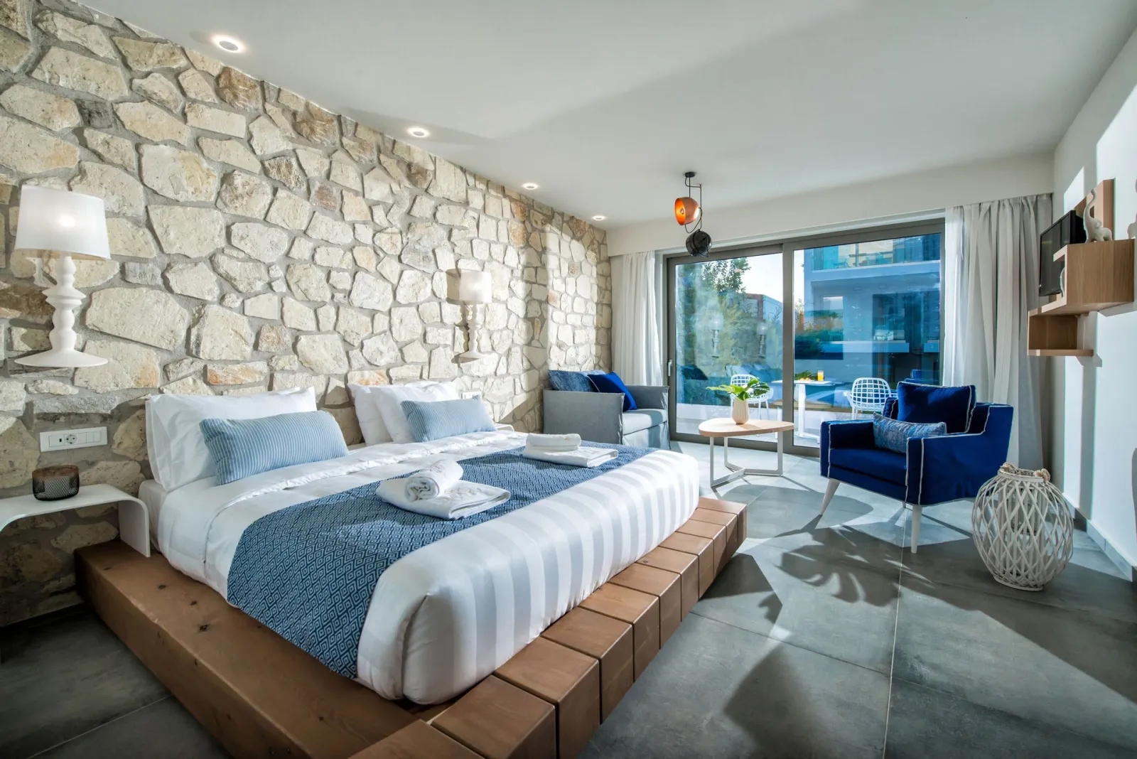 Mary Hotel Apts & Mary Royal Suites, Rethymno, Grčka — Deluxe Studio with Pool View