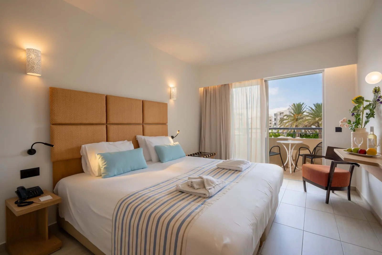 Minos Hotel, Rethymno, Grčka — Deluxe Pool View