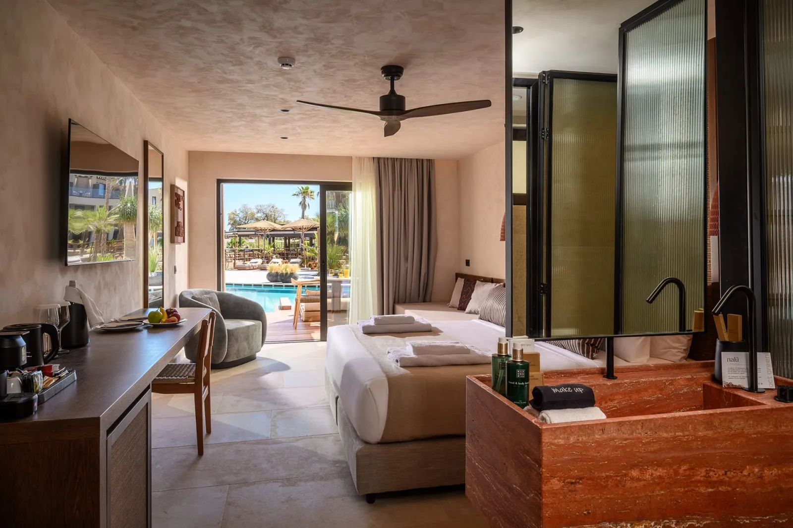 Nalu Resort & Spa, Rethymno, Grčka — Deluxe Swim Up