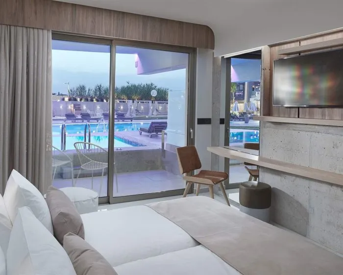 Nautilux by Mage Hotels, Rethymno, Grčka — Junior Suite Private Pool Junior Suite Pool View