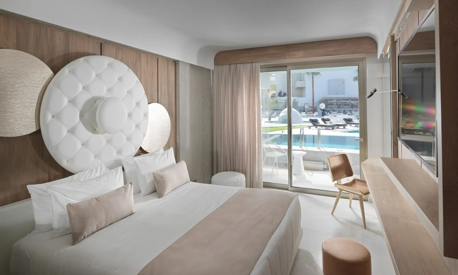 Nautilux by Mage Hotels, Rethymno, Grčka — Junior Suite with Private Pool & Pool View