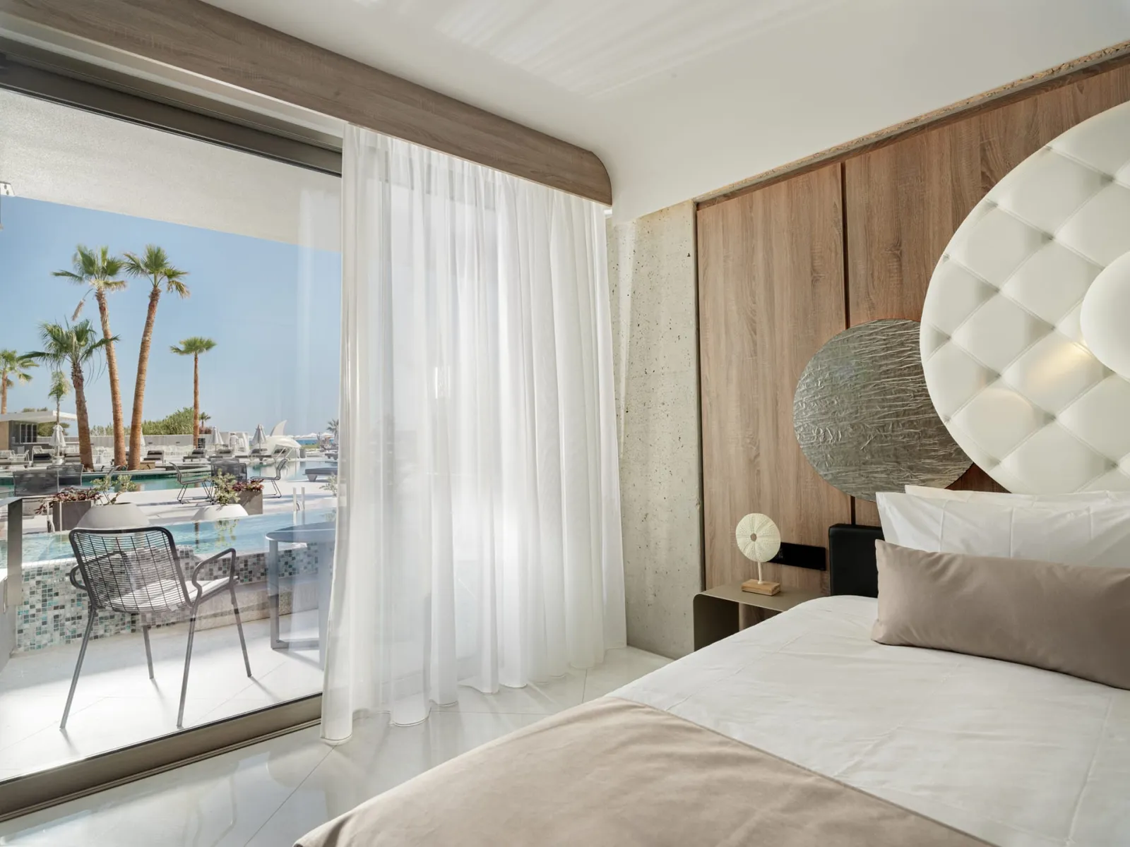 Nautilux by Mage Hotels, Rethymno, Grčka — Superior Room with Plunge Pool & Pool View