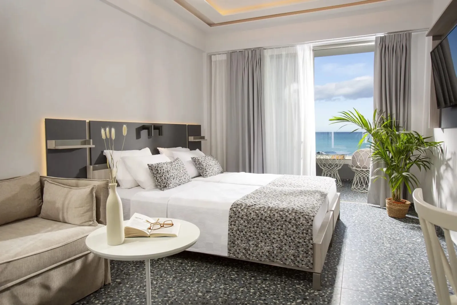 Pearl Seabreeze Suites, Rethymno, Grčka — Superior Room with Sea View