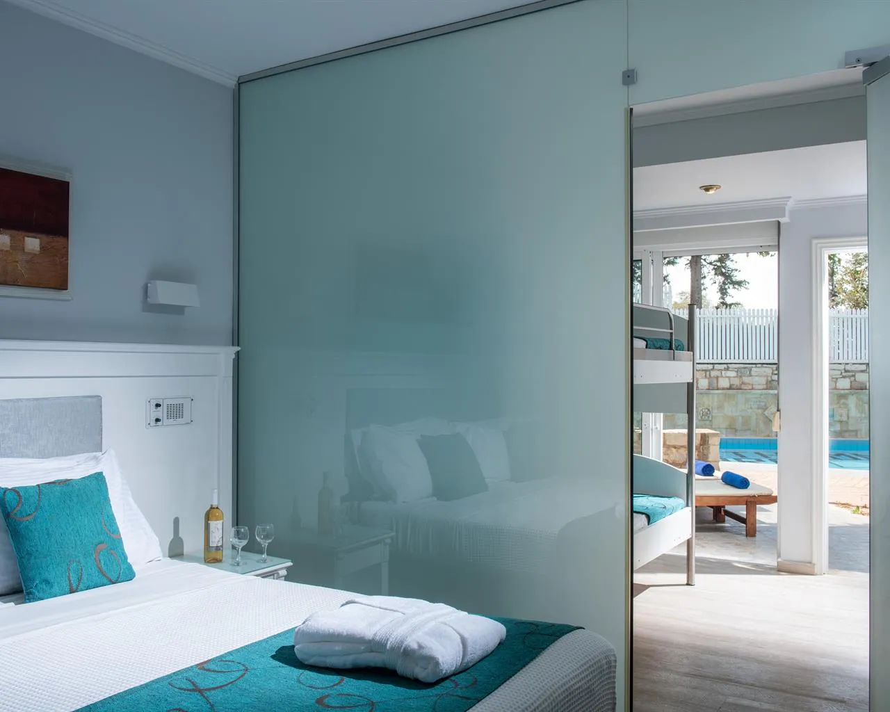 Rethymno Mare & Water Park, Rethymno, Grčka — Family Suite 2 BedRoom Sharing Pool Side Sea View
