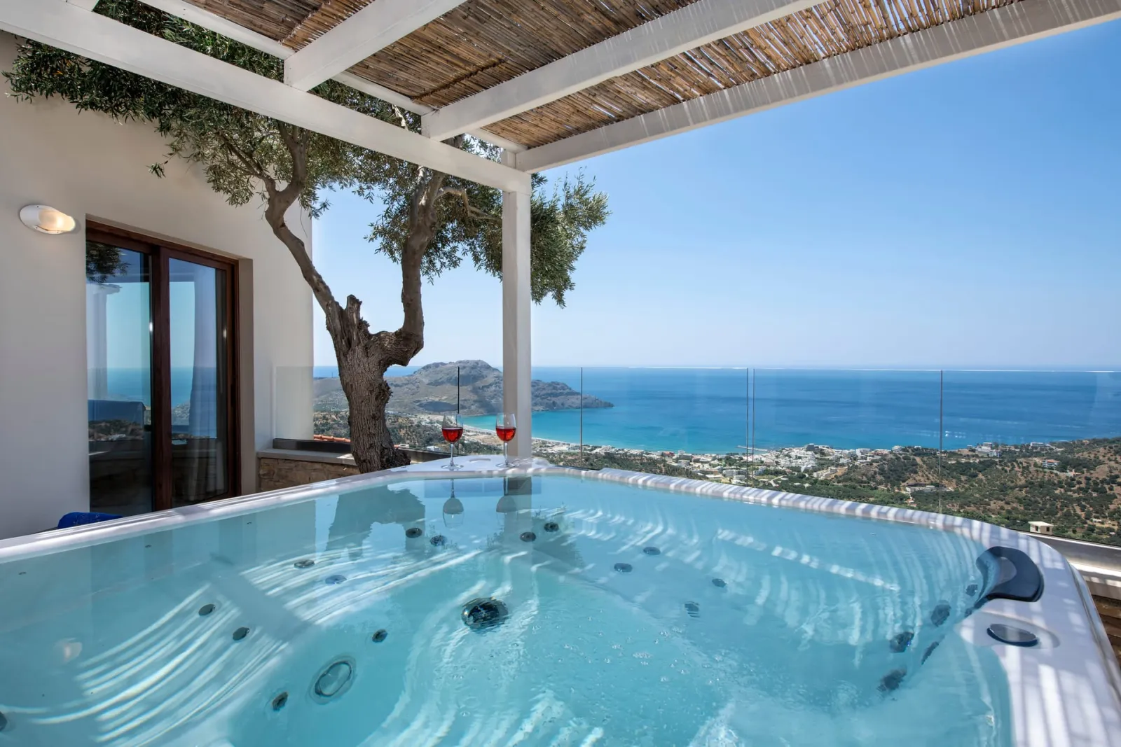 Stefanos Village, Plakias, Grčka — Cretan House with Panoramic View & Jetted Tub