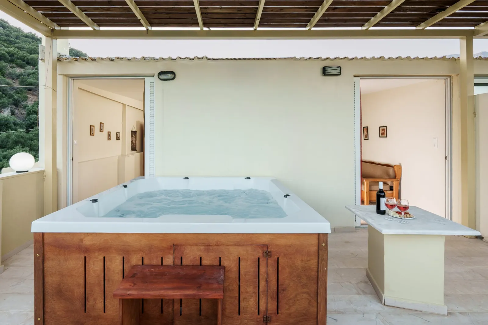 Sunrise Hotel & Apartments Crete, Grčka — Superior Two Bedroom Apartment with Jacuzzi and Sea View