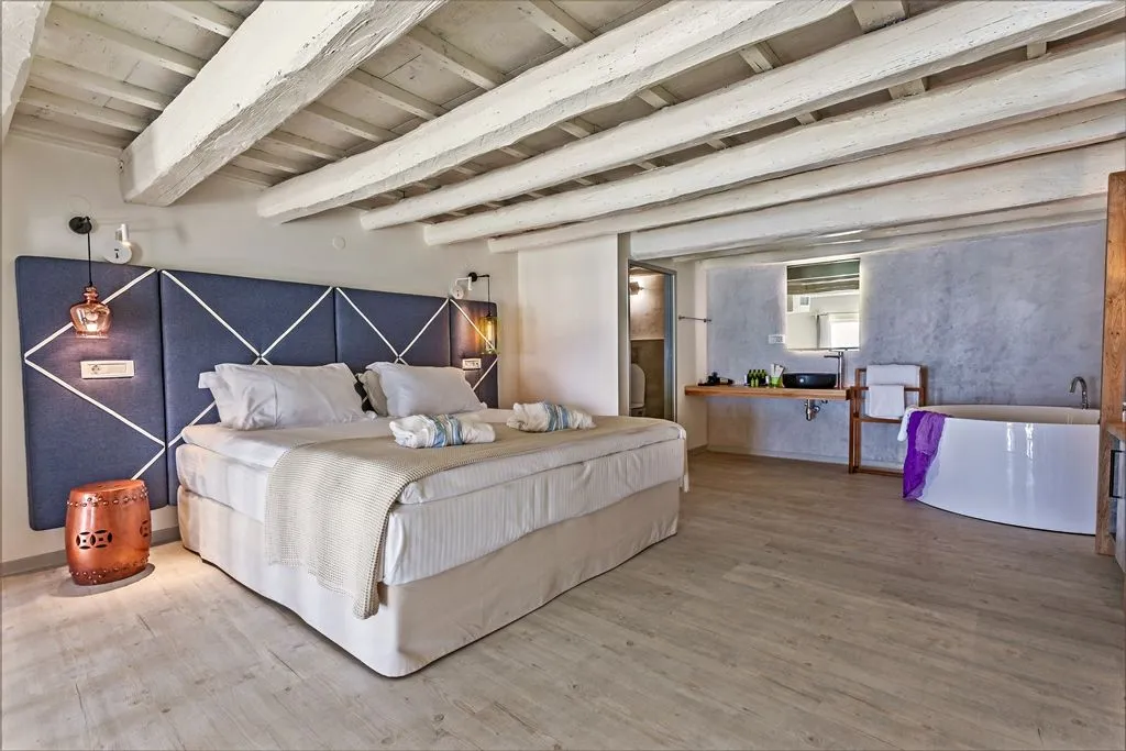 Thalassa Boutique Hotel Rethymno, Rethymno, Grčka — Suite with Pool View - Split Level